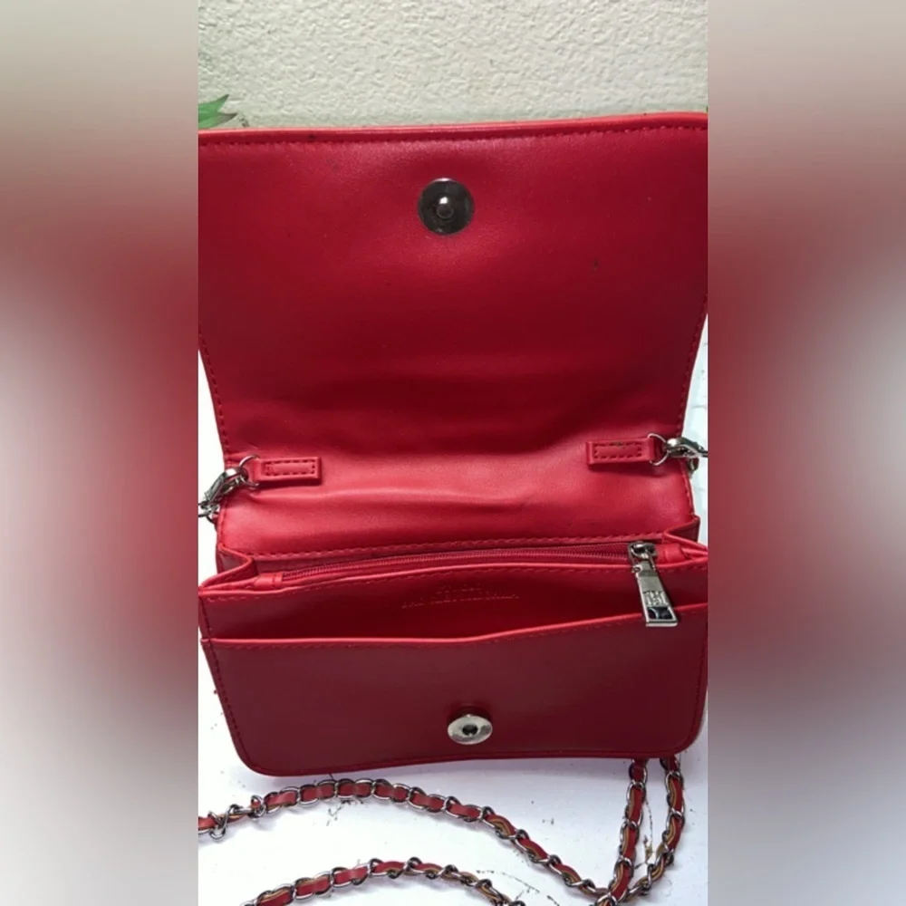 Badgley mischka crossbody purse ♡. - Picture 2 of 3